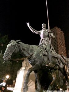 imagen del Quijote en la Plaza de España, Madrid