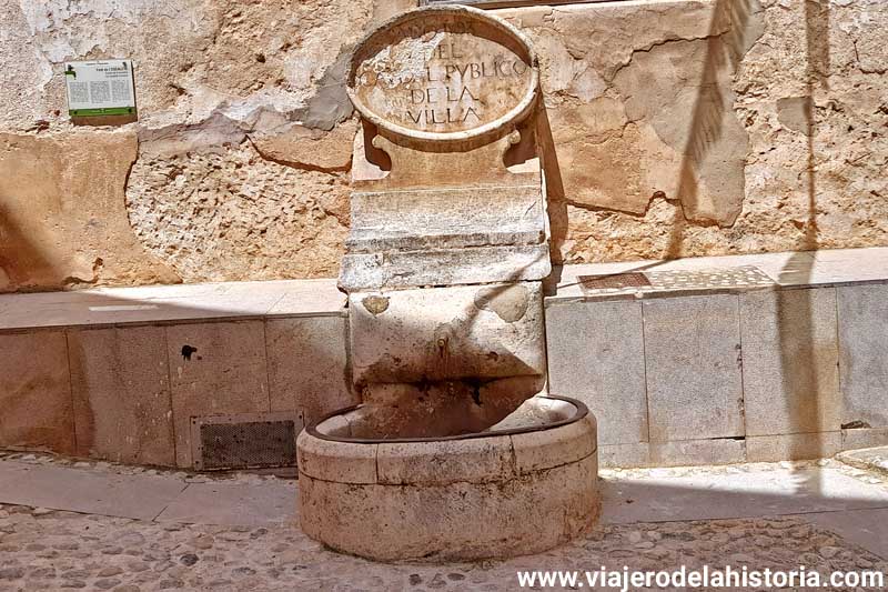 Fuente en el casco antiguo de Bocairent