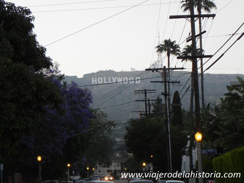 imagen del cartel de Hollywood visto desde Beverly Hills