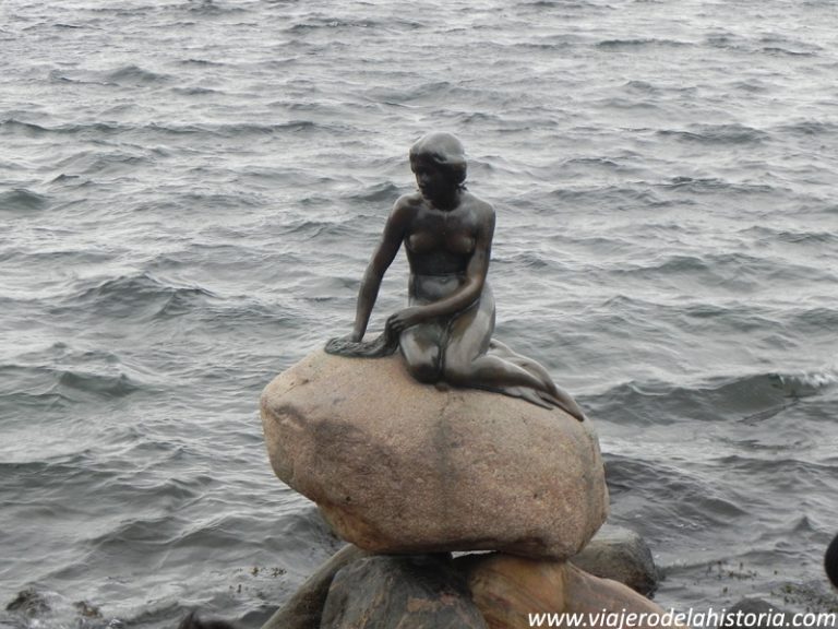 imagen de la Sirenita de Copenhague